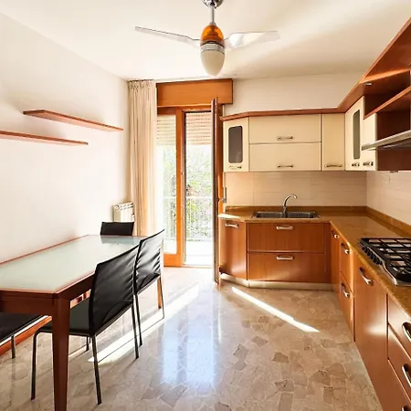 Deeproom Apt3 아파트